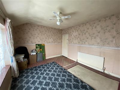 Bedroom no.1 rear double: